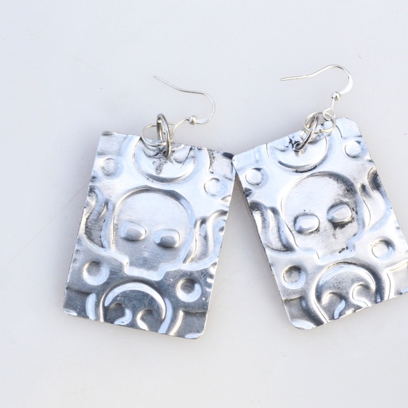 Skull Hippie Embossed Silver Earrings Square OOAK - Picture 5 of 6